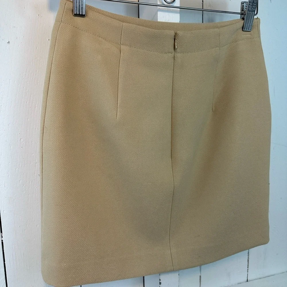 NWT H&M Tan Mini Skirt Women’s Size 4 Fall Silver Buckle